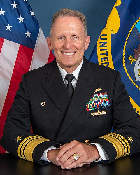 File:VADM Michael J. Vernazza.jpg