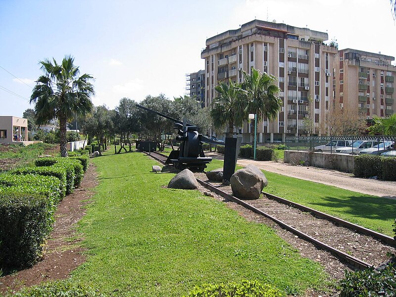 File:Valley train afula.JPG