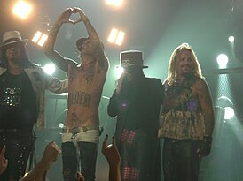 Mötley Crüe на концерте в Ванкувере (август 2008 г.)