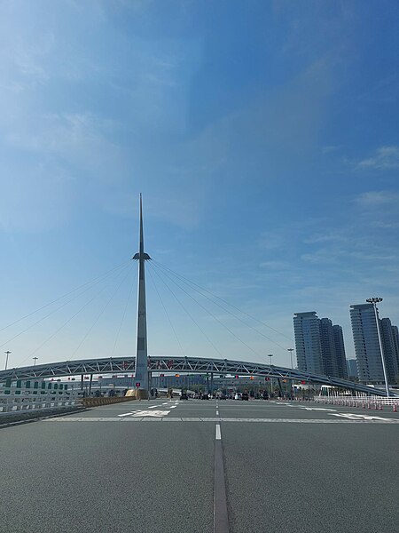 File:HZM Bridge’s tollbooth.jpg