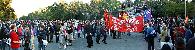 File:Parada-livre-glbt-em-porto-.jpg