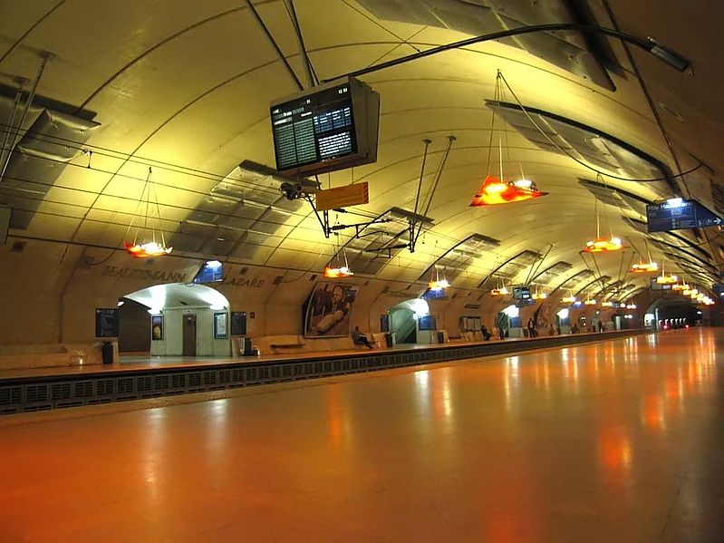 File:RER-Paris-Station-Haussman-.jpg