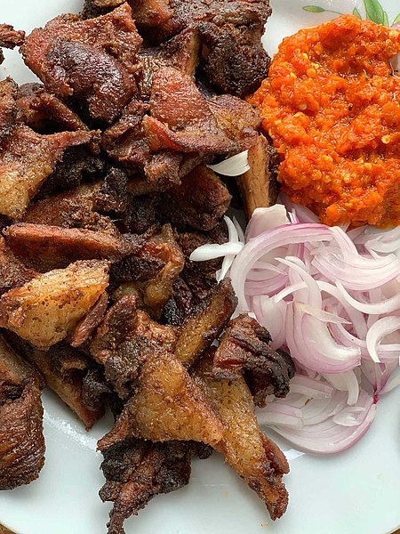 File:Suya with pepper sauce.jpg