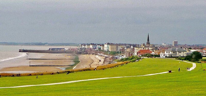 File:Beach of Bridlington 01.jpg