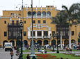 Fachada principal del Club de la Unión