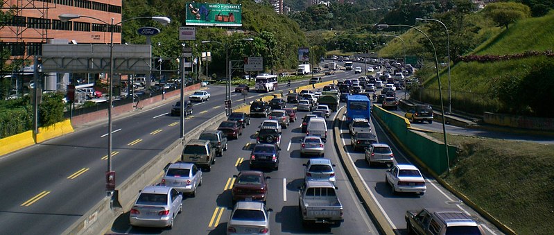 Archivo:East Highway, Caracas.jpg