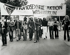 HAW [de; es; ru] "Pfingstdemo" (protest), likely in Schöneberg (likely June 11, 1973)