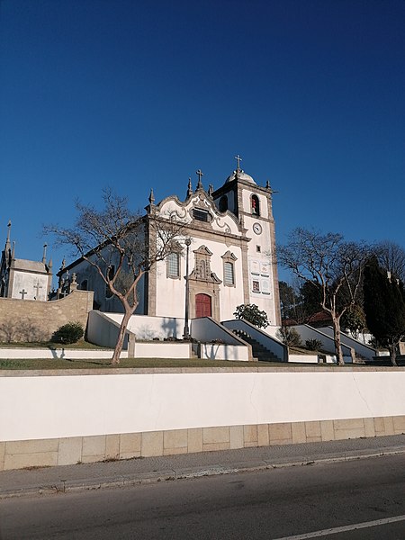 Файл:Igreja de Mosteirô.jpg