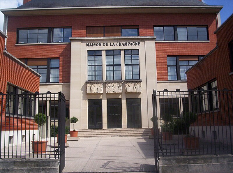 File:Maison de la Champagne.jpg