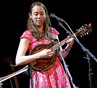 Sarah Jarosz – World on the Ground (2021)