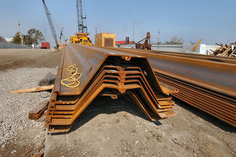 Archivo:Sheet pile New Orleans-09-04-05.JPG