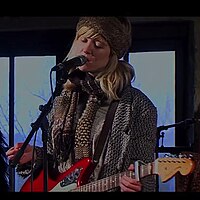 Amber Arcades performing Benjamin