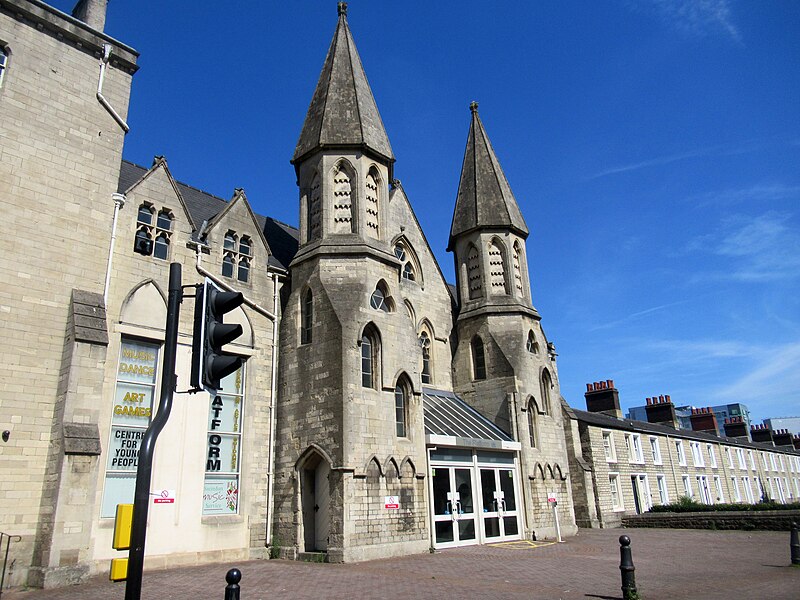 File:GWR Church Swindon.jpg