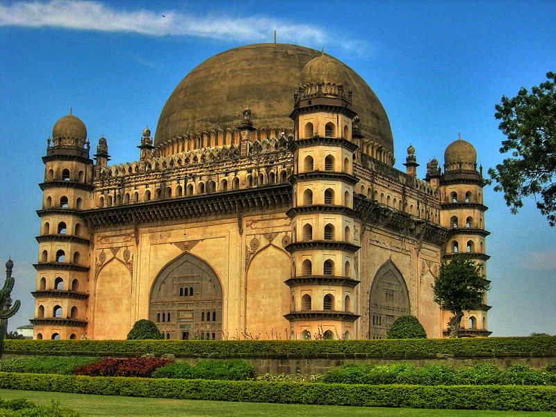 File:Gol Gumbaz.jpg