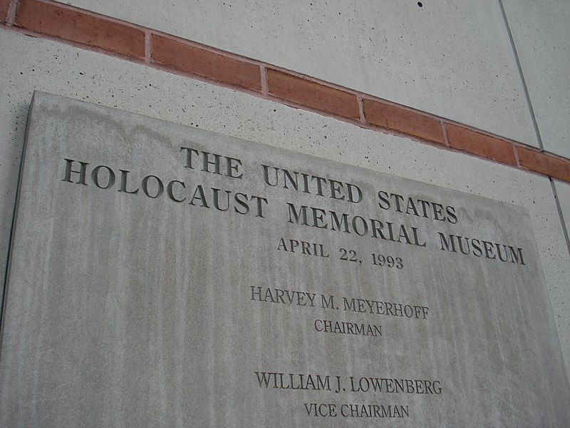 File:HolocaustMuseumPlaque.jpg