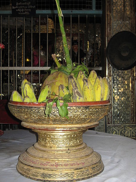 File:IMG banana-offering.JPG