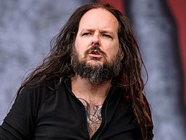 Davis performing with Korn in June 2016