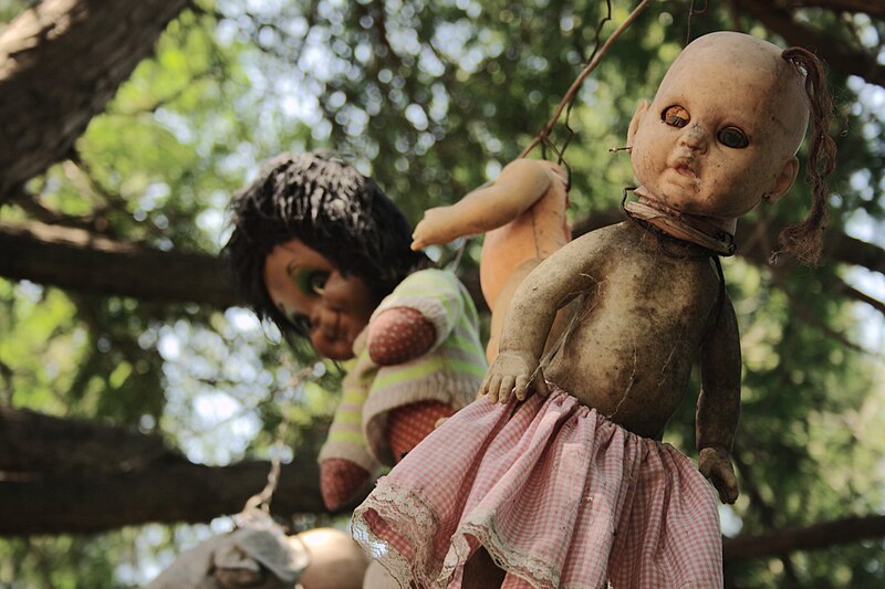 File:Xochimilco Dolls' Island.jpg