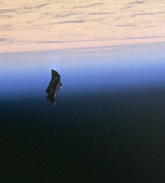 Файл:Black Knight Satellite (cropped).jpg