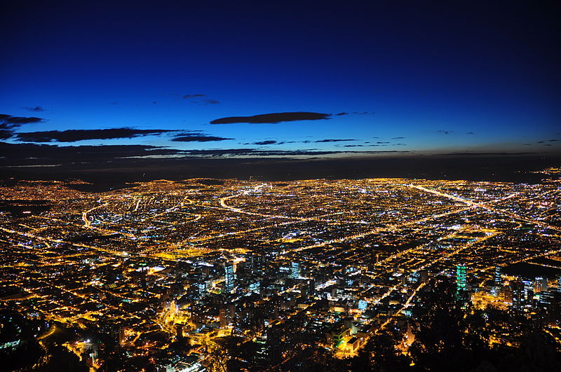 Archivo:Bogotá de noche.jpg