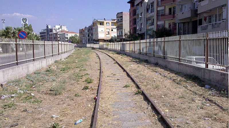 File:Buca demiryolu.jpg