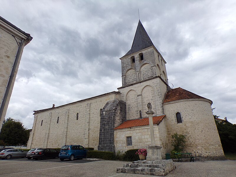 Файл:Eglise Saint-Roch de Gurat.jpg