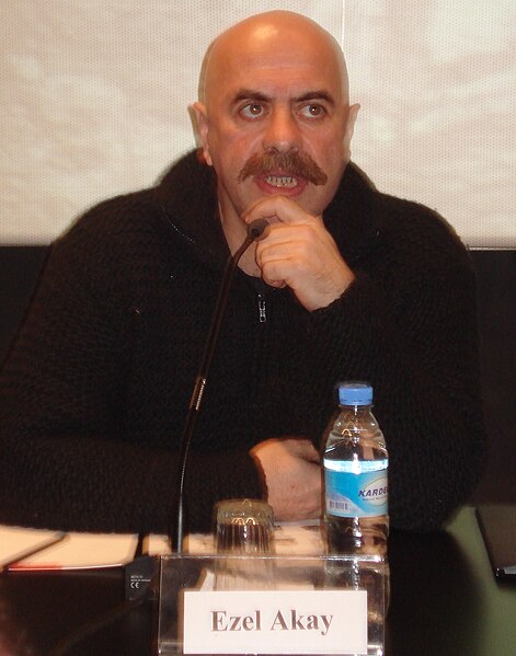 Файл:Ezel Akay.JPG