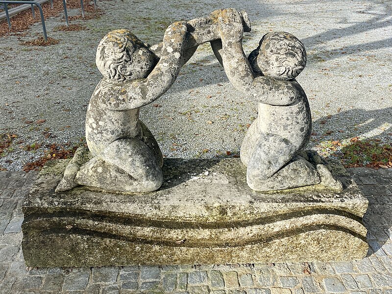 File:Litschau Skulptur Schrammelbrüder 01.jpg