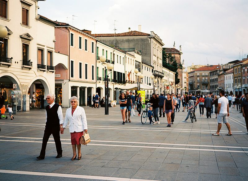 File:PiazzaFerretto12.jpg