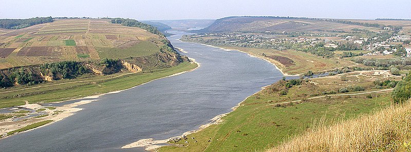 File:Ua river seret mouth.jpg