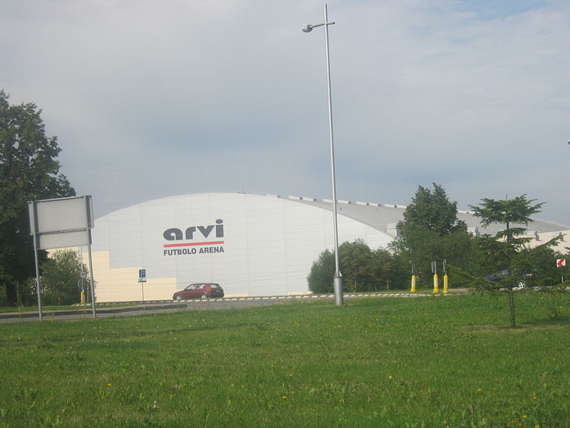 File:ARVI futbolo arena.JPG