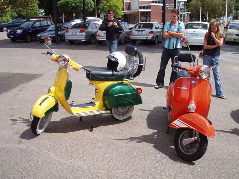 Archivo:PerthVespa.jpg