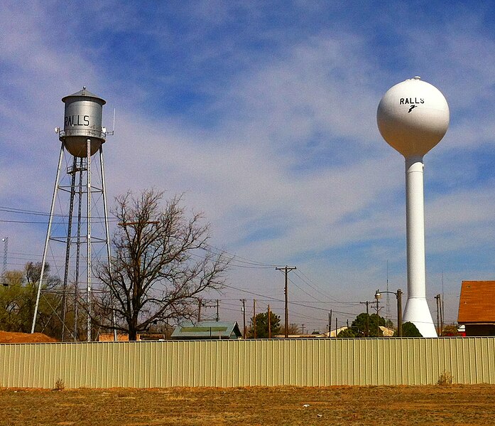 File:Ralls Texas water towers.jpg