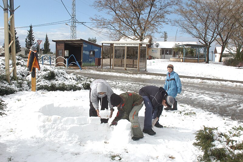 Файл:Snow in Ateret.JPG