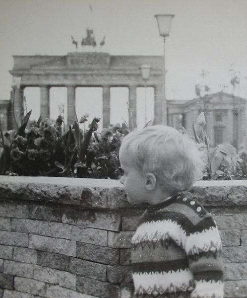 File:Berlin-Baby-Wall-1968.jpg