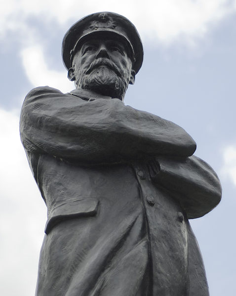 Archivo:Captain Smith Statue.jpg