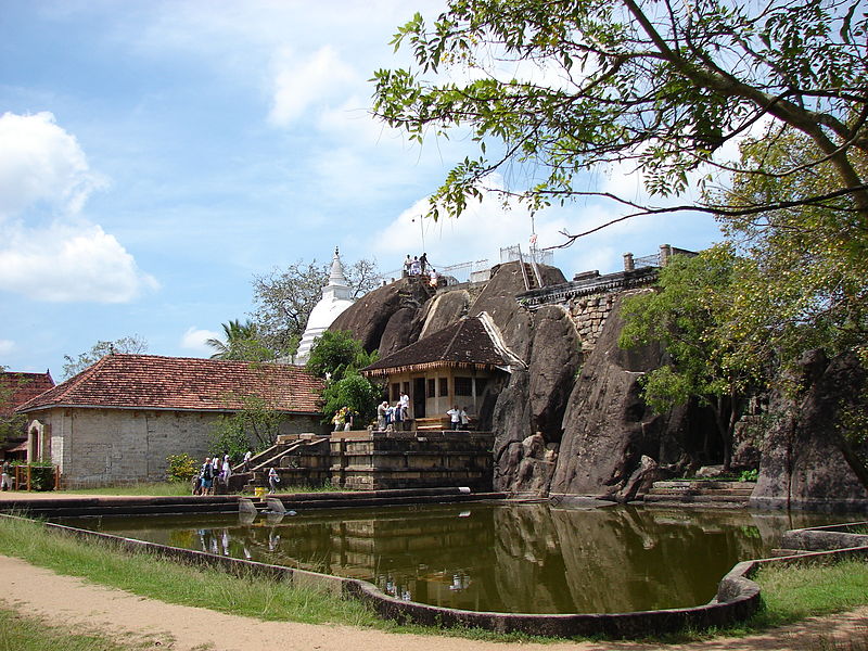 File:ISURUMUNIYA ROCK TEMPLE.JPG