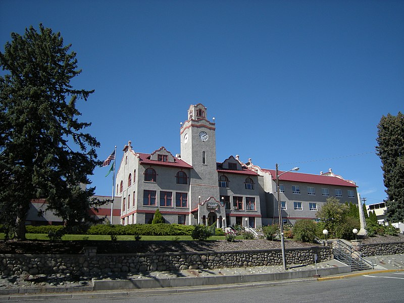 File:Okanogan County Courthouse 01.jpg