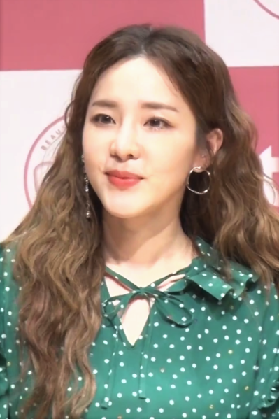 File:180425 산다라박 01.png