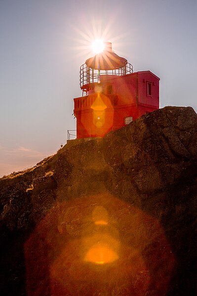 File:New Lighthouse Litløy fry.jpg