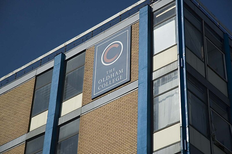 File:Oldham College.jpg