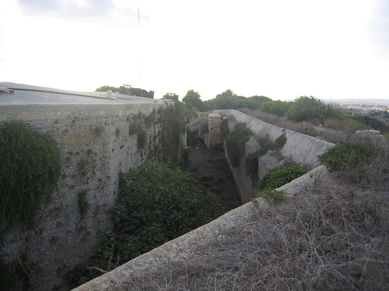 File:SanLeonardo seaward ditch3.JPG