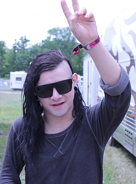 Archivo:Skrillex.jpg