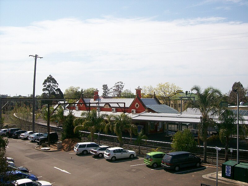 File:Springwood railway station.JPG