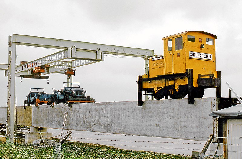 File:Tracked Hovercraft service vehicles.jpg