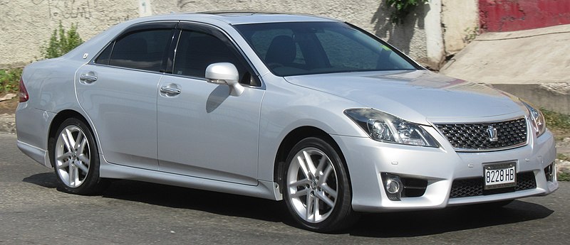 File:2010-2012 Toyota Crown Athlete.jpg