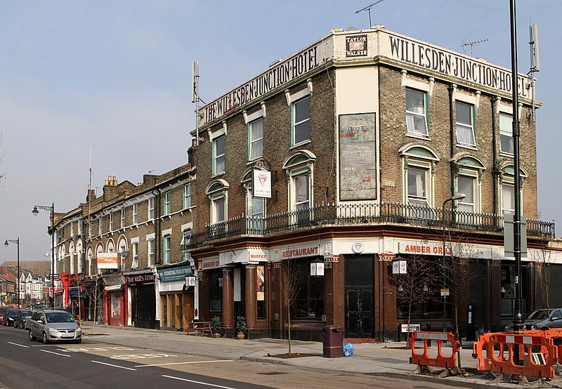 File:Amber Grill (geograph 2834725).jpg