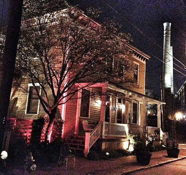 File:Carroll street at night.jpg