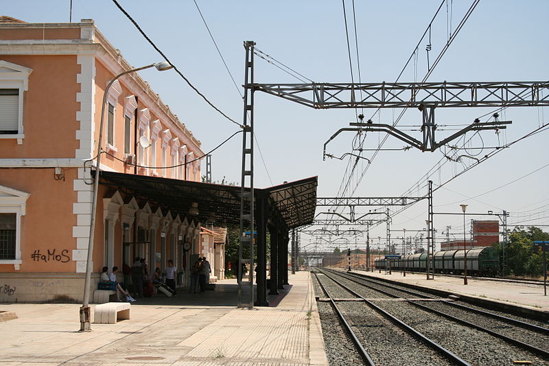 Archivo:Estación Villarrobledo.jpg