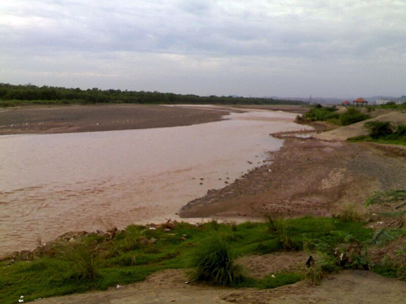 File:Ghaggar river in Panchkula.jpg